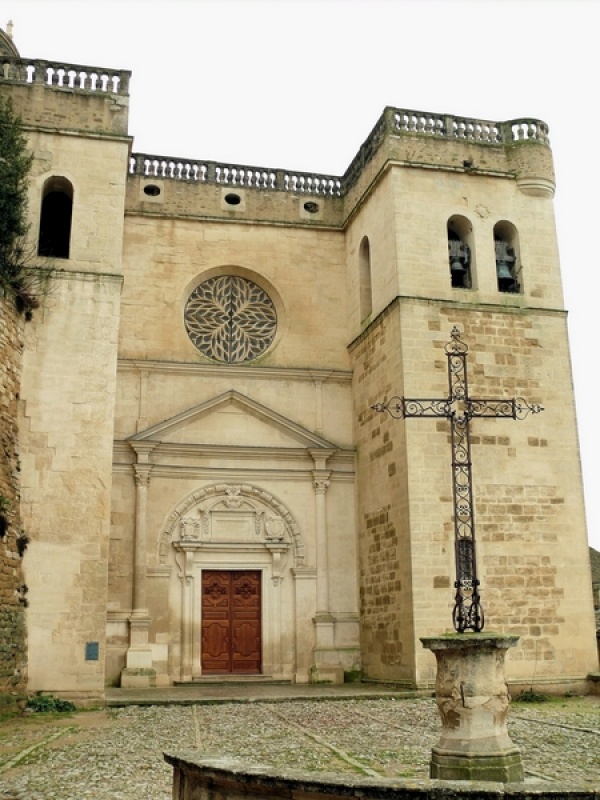 Grignan-Collgiale_Saint-Sauveur-1.JPG